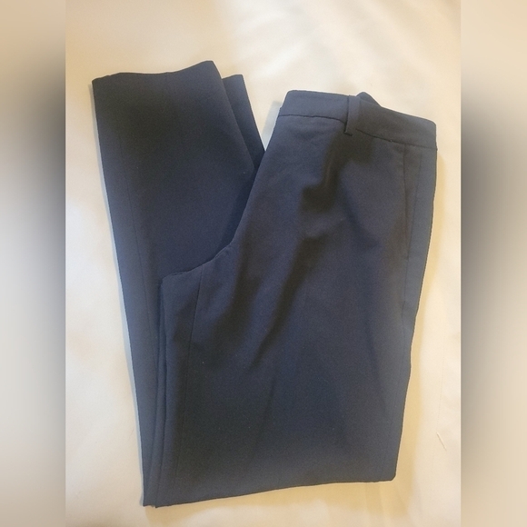 DKNY Dress Pants - Black - Straight Leg - Front Zipper - Size 10. - Picture 4 of 6
